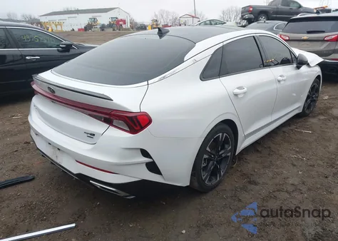 2021 Kia K5 Gt-Line z USA, uszkodzony, nr VIN 5XXG64J20MG059347